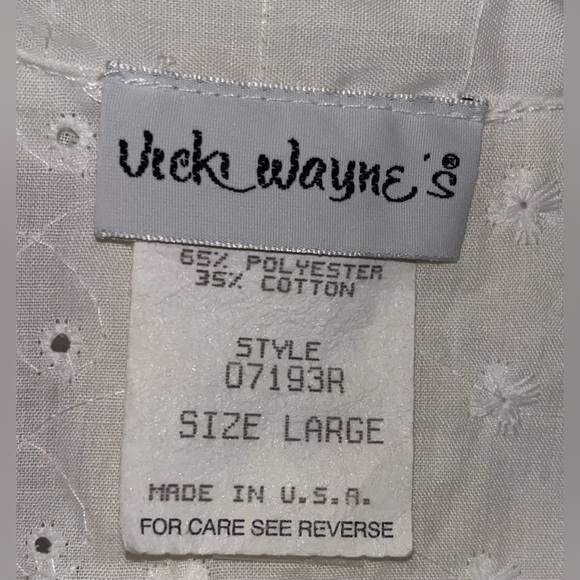 Vintage White Eyelet Coverup Top - Picture 9 of 10